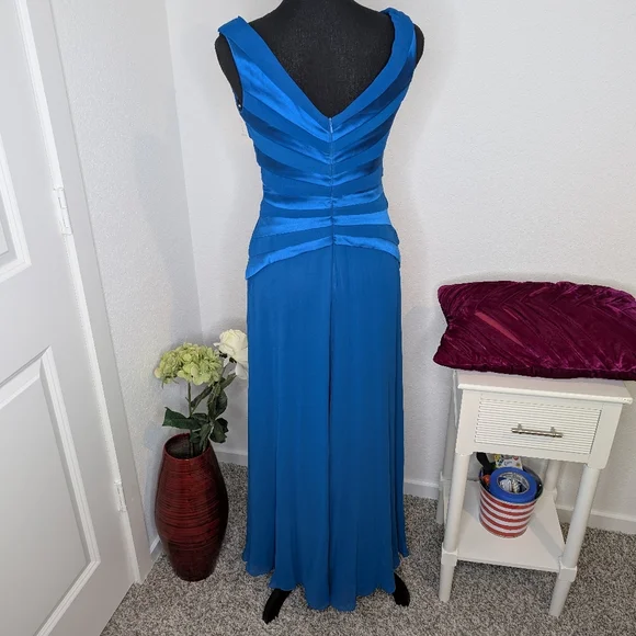 💘 Tadashi Collection Teal Chiffon Gown  V-Neck Tiered Formal Dress - Picture 3 of 5